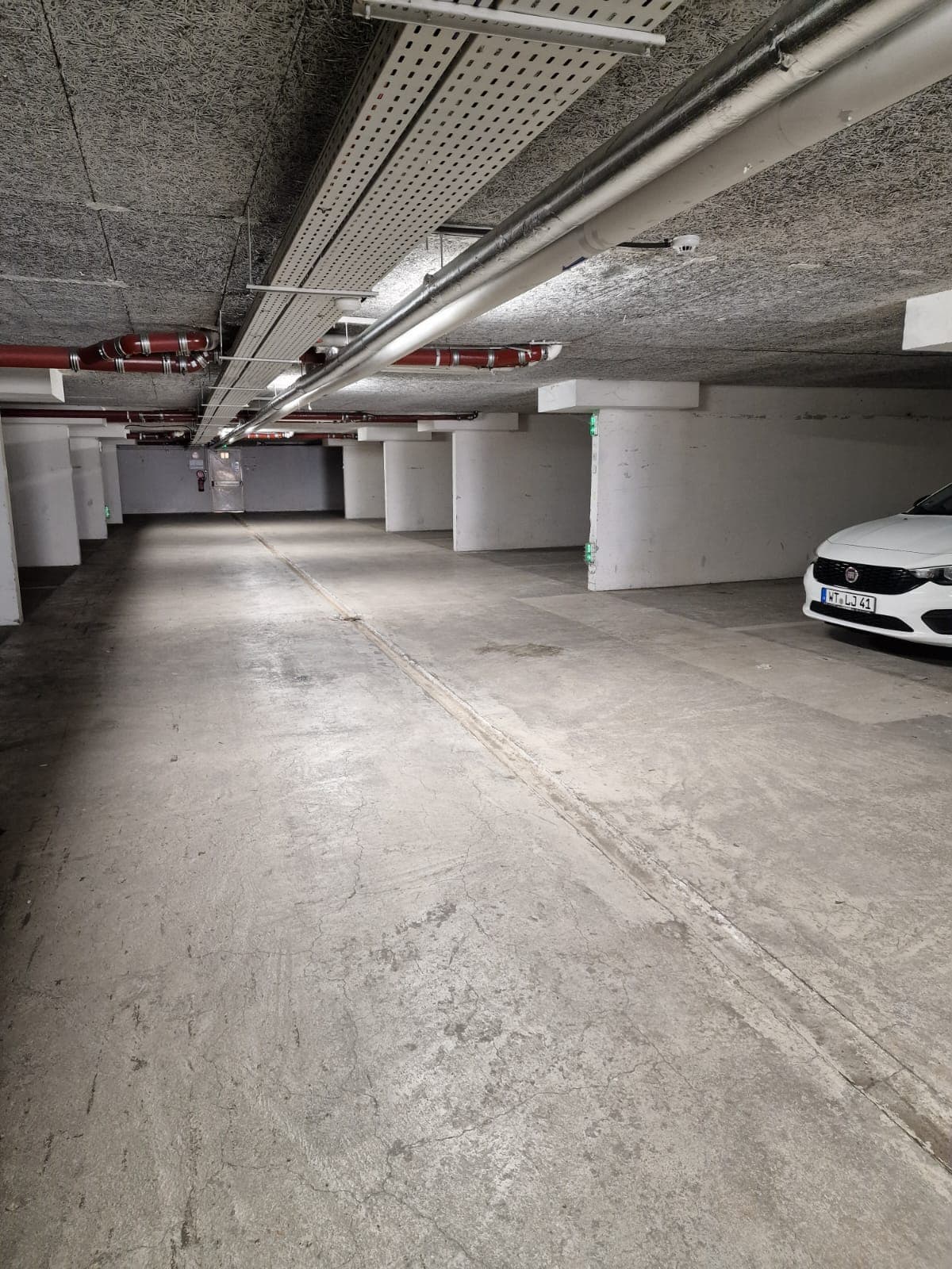 Parking photo 11