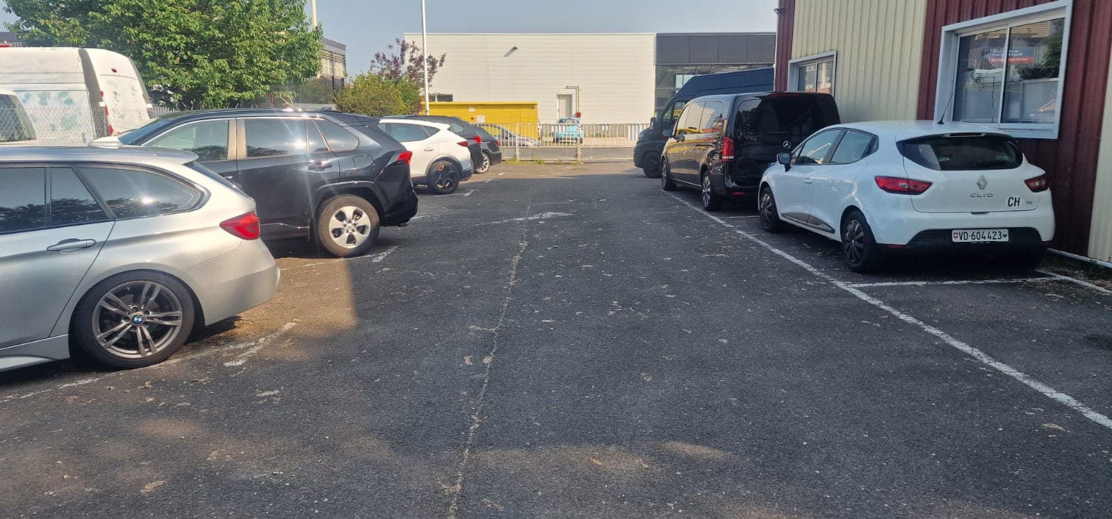 Parking photo 14