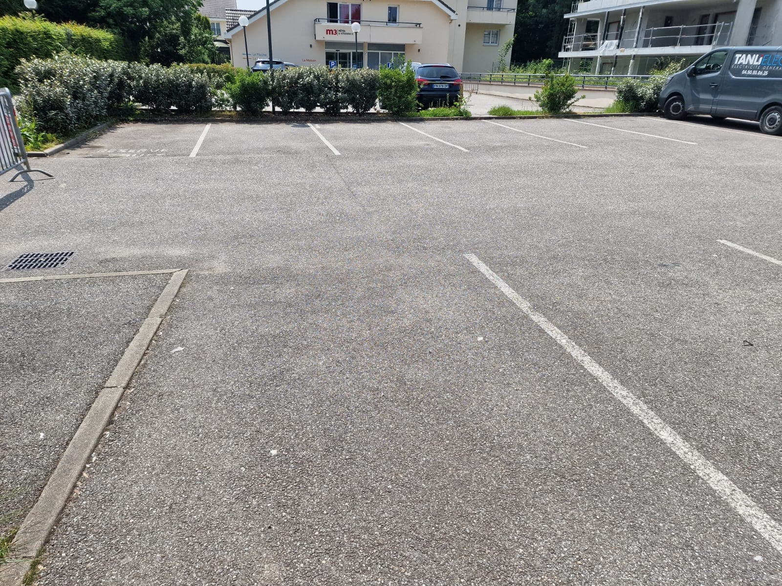 Parking photo 6